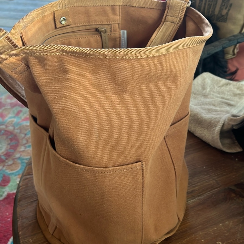 Everlane thick quality canvas bag .